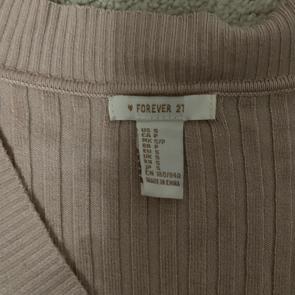 ribbed v-neck sweater - Picture 3 of 3